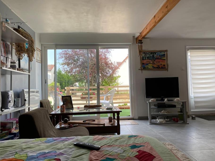 Maison D'Hotes Acces Piscine La Chaussee-Saint-Victor ภายนอก รูปภาพ